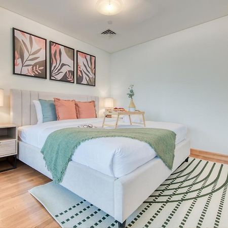 Unbeatable Rate Stylish 1Br With Balcony Near Metro By Deluxe Holiday Homes Dubaj Zewnętrze zdjęcie